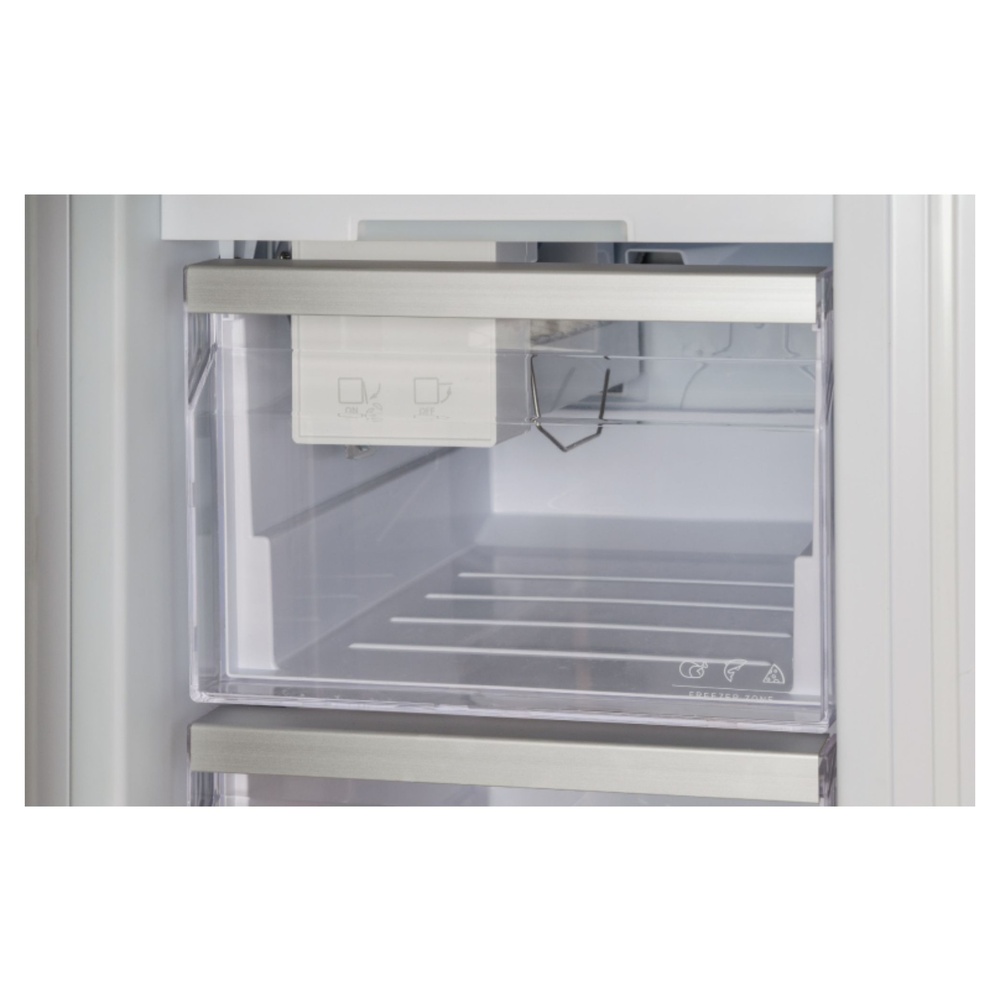 Bertazzoni-REF18FCBIPRV-inside view