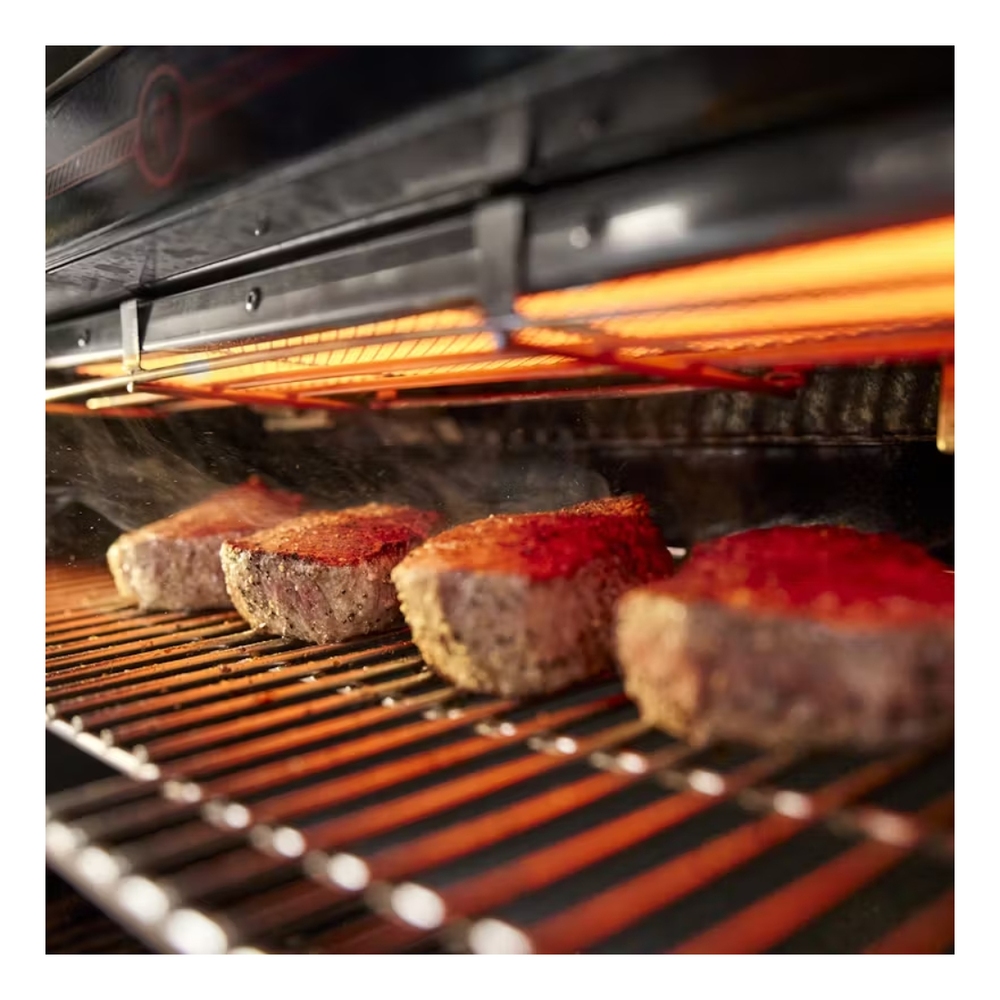 Weber-1500053-create steakhouse-style crusts