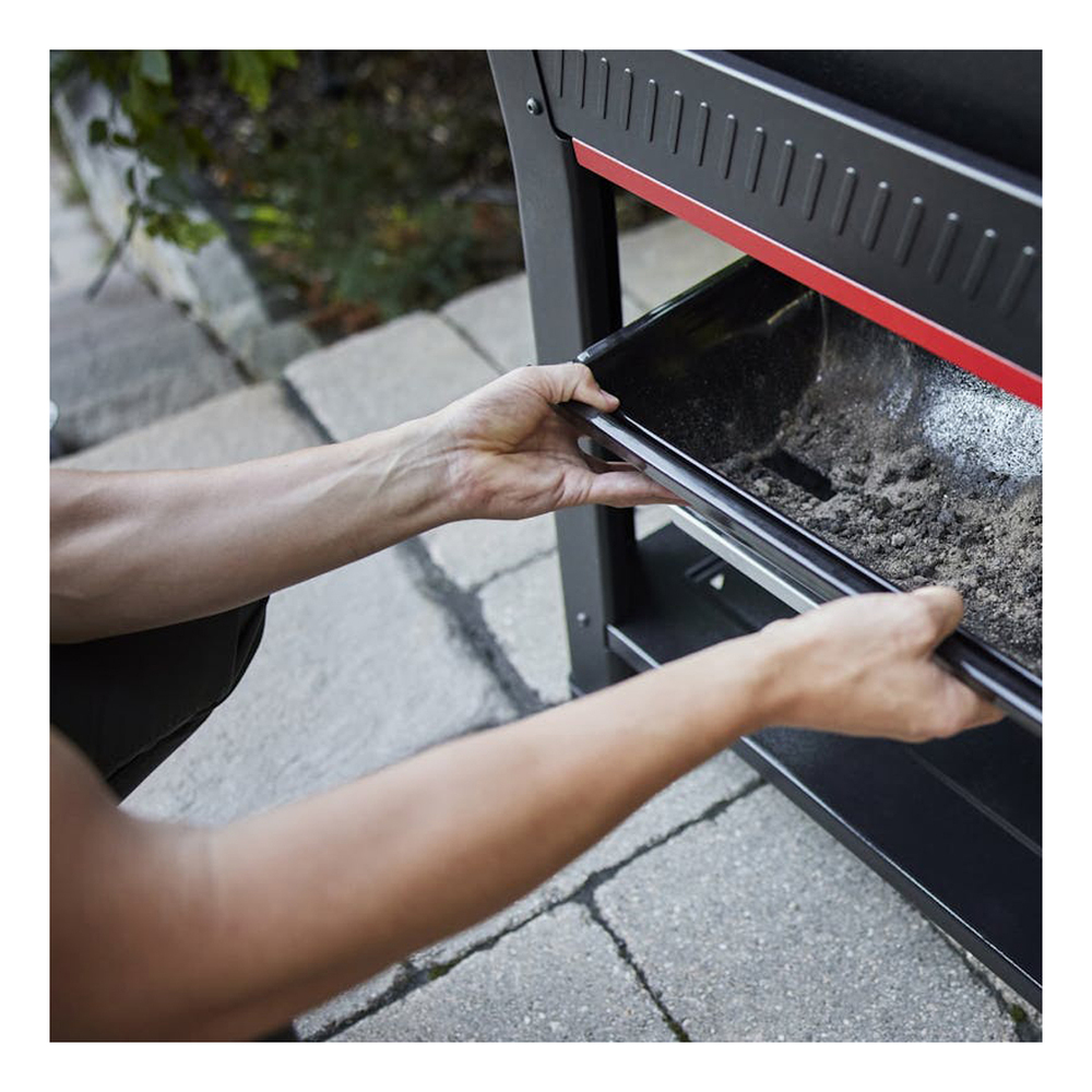 Weber 1500120 Searwood 600 Freestanding Pellet Grill with 648 sq in Cooking Area, Direct Flame, The Lid Open, Full Grate Sear Zone, in Black
