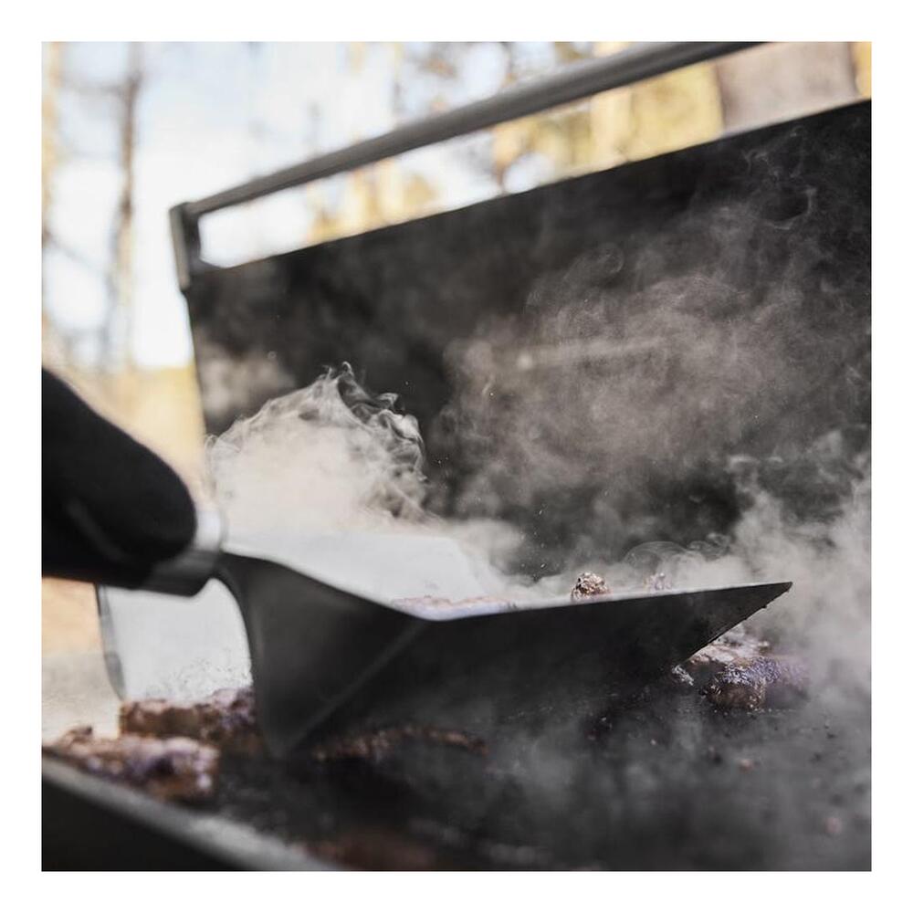 Weber-1501350-cooking view