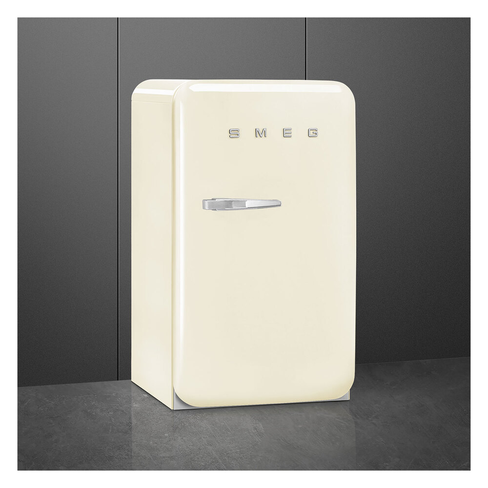 Smeg-FAB10URCR3-Angled