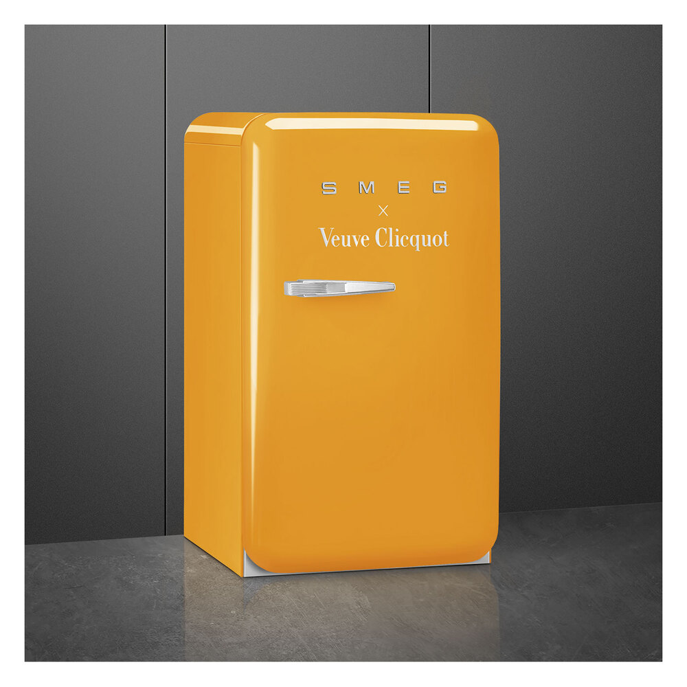 Smeg-FAB10URDYVC3-Angled