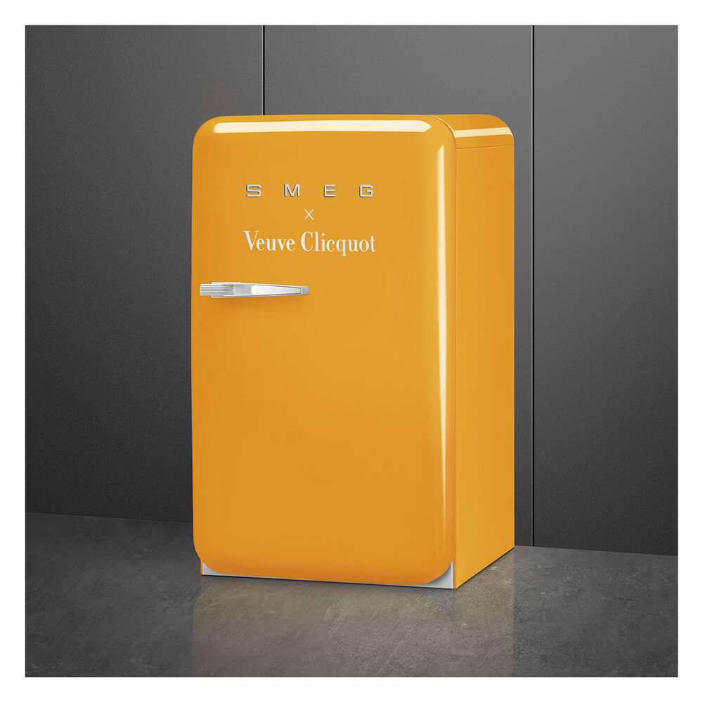 Smeg-FAB10URDYVC3-Angled