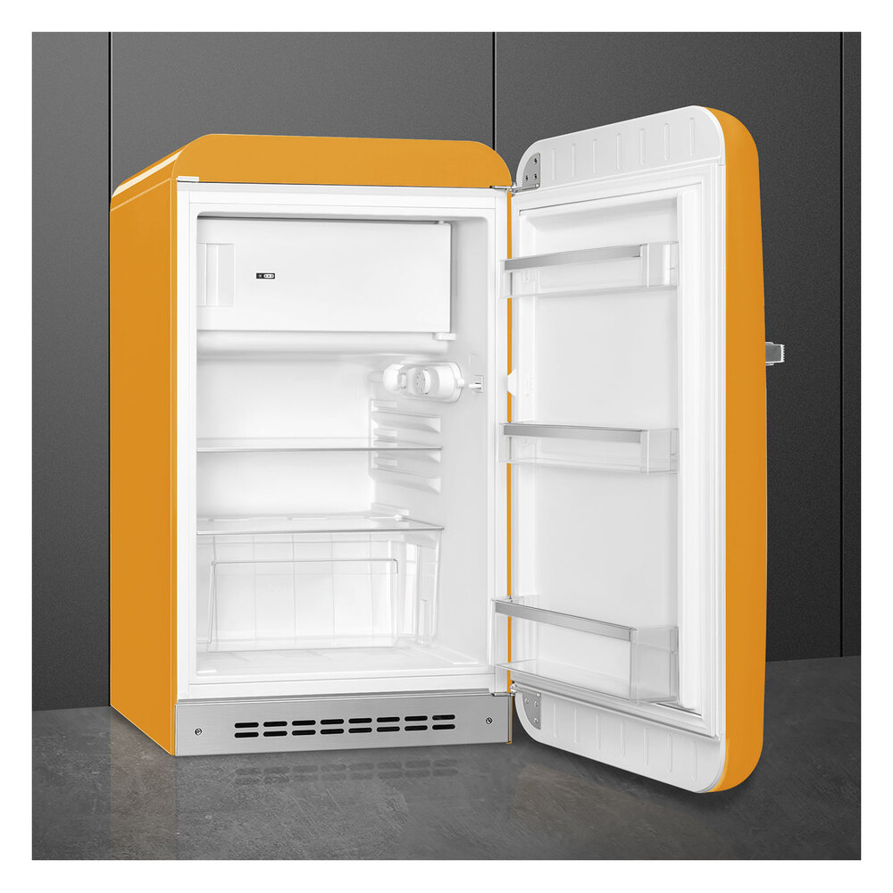 Smeg-FAB10URDYVC3-Interior