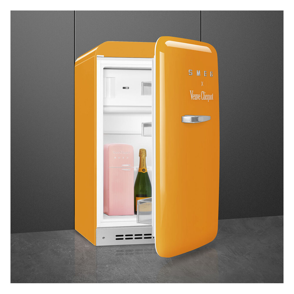 Smeg-FAB10URDYVC3-Interior