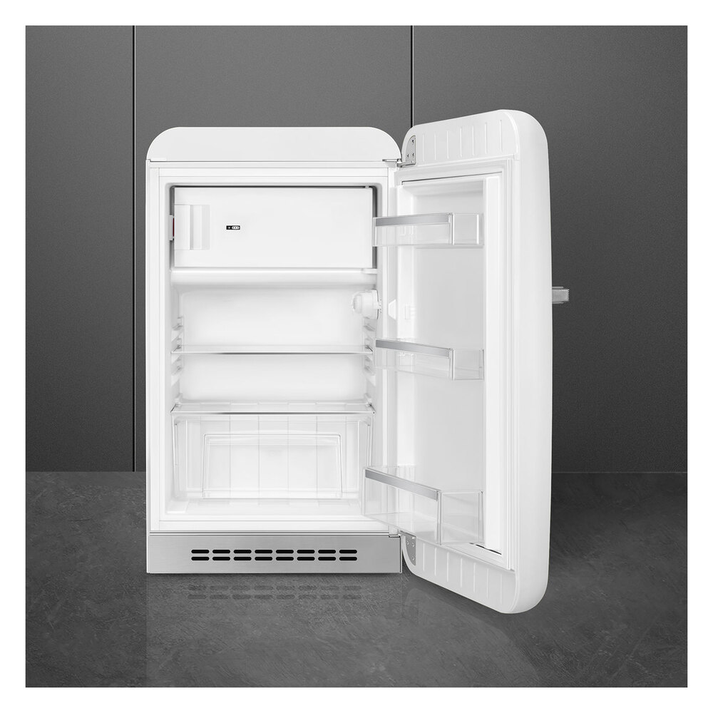 Smeg-FAB10URWH3-Interior