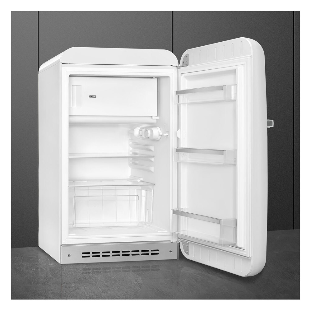 Smeg-FAB10URWH3-Interior