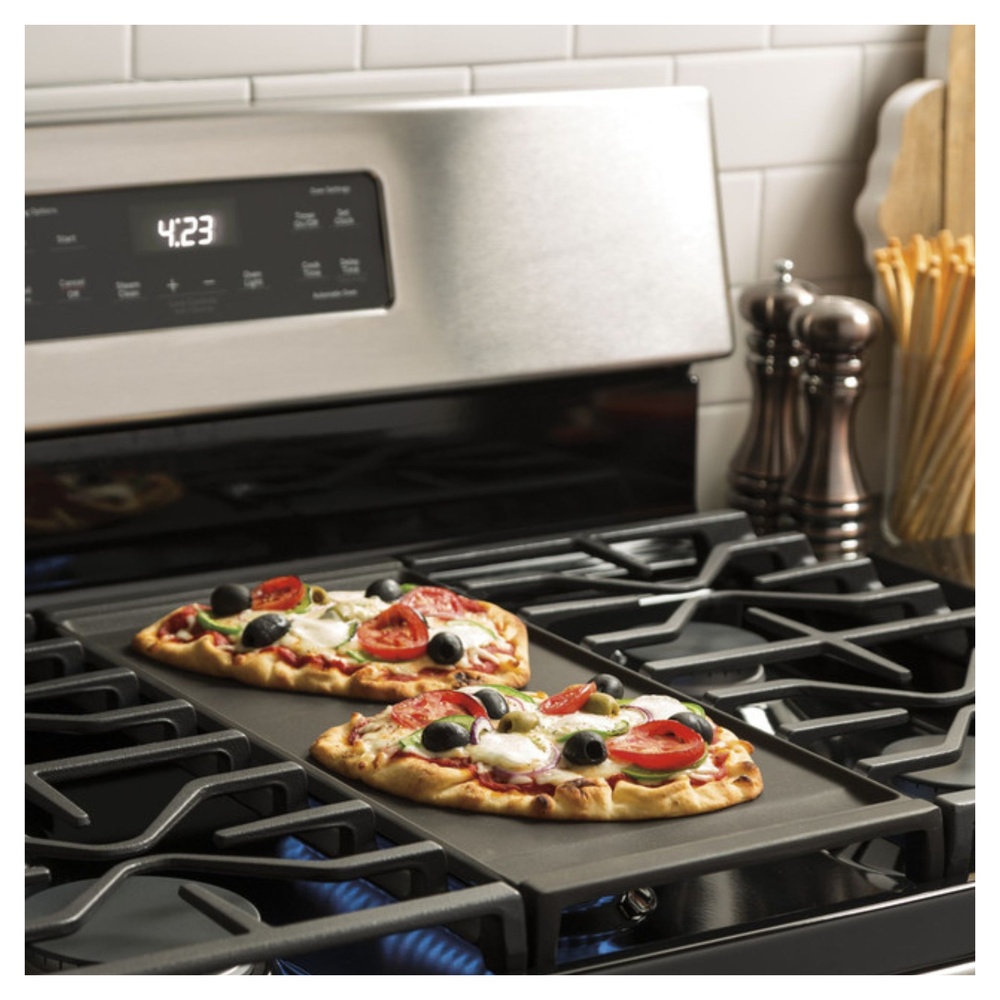 GE-JGBS66REKSS-Gas range with a griddle