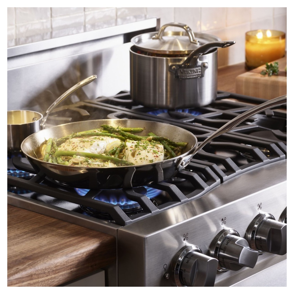 Viking-RVDR33025BSB-Cooking Space