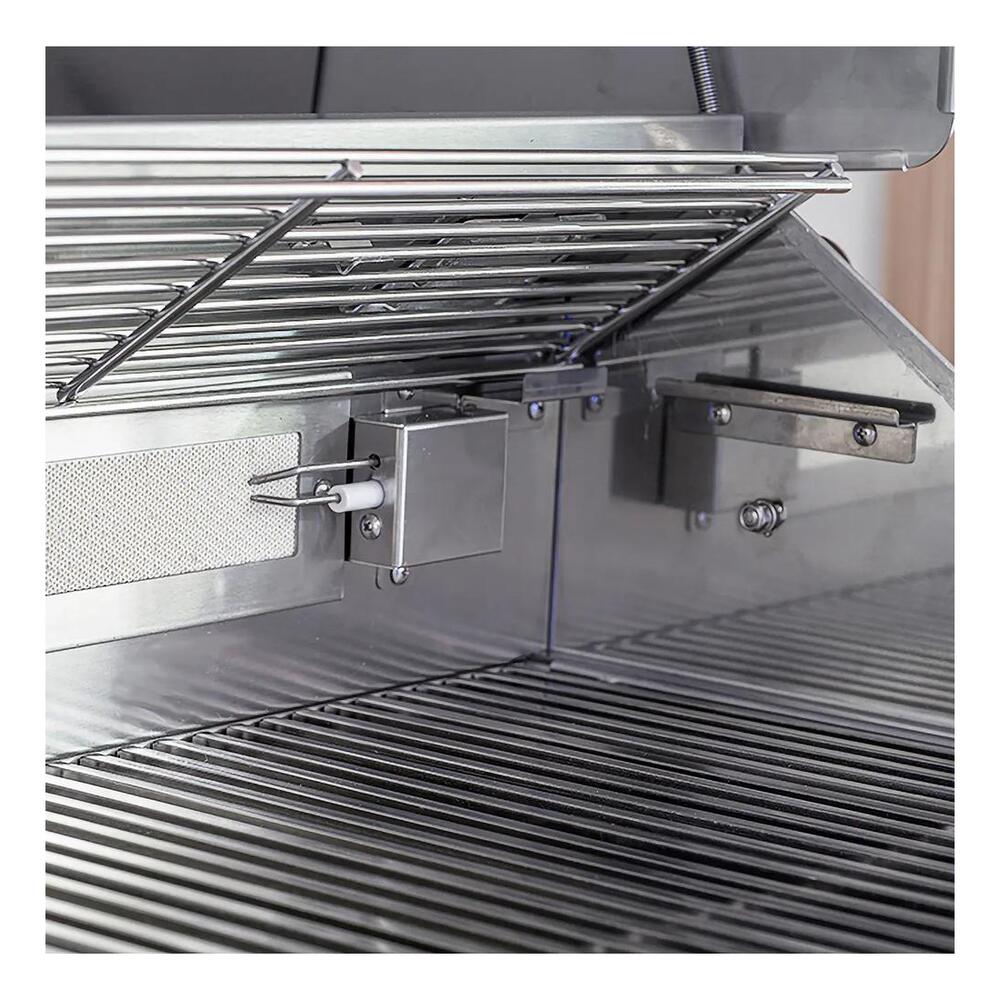XO XOGRILL32XLT 32 inch Built-In or Freestanding Grill with 51,000 BTU, Flame Tamer, Elegant Lighting, 702 sq. inches of cooking surface, in Stainless Steel