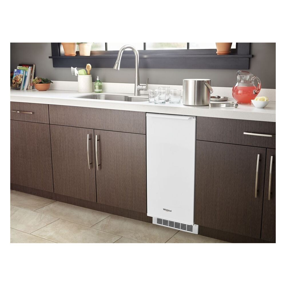 Whirlpool WUI75X15H 15 inch Built-In Ice Maker with 25 lbs. Storage Capacity, Clear Ice, Ice Scoop